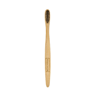 Cepillo dental de bambú con cerdas suaves con carbón activado